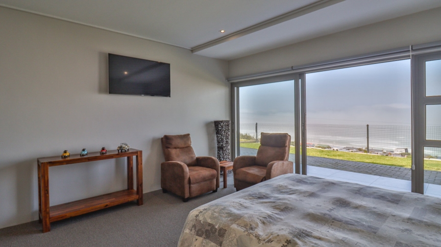 3 Bedroom Property for Sale in Pienaarstrand Western Cape